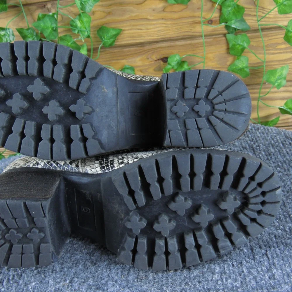 MIA Jody Snakeskin Print Lug Sole Chelsea‎ Ankle Women's Size 6M Heel Booties